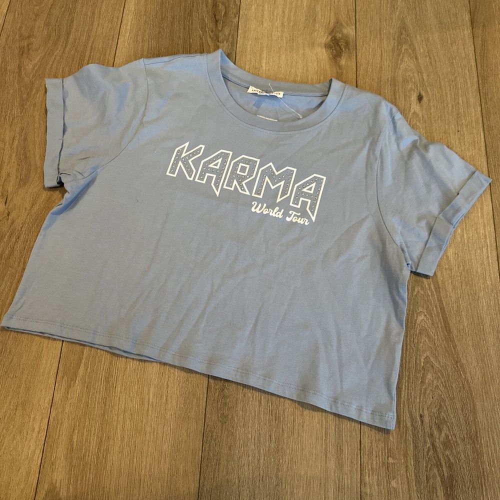 Karma World Tour Junior's Crop Tee Blue Bling‎ Medium Concert NWOT